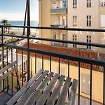 Apartman Prestige Apartment, Near The Beaches