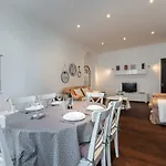 Prestige Apartment, Near The Beaches Apartman
