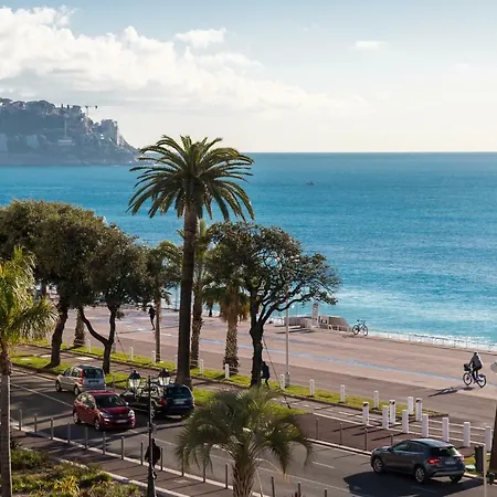 Prestige Apartment, Near The Beaches Апартаменты *