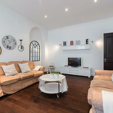 Апартаменты Prestige Apartment, Near The Beaches