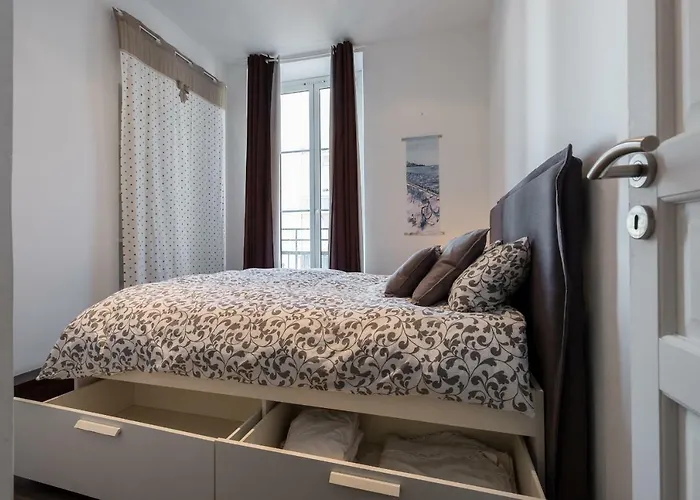 Prestige Apartment, Near The Beaches * Nice